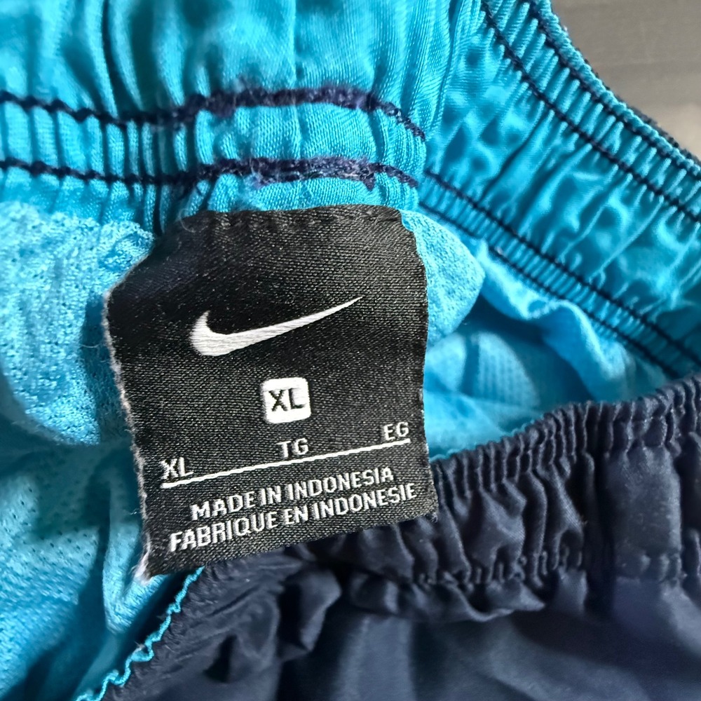 Nike Running Shorts Navy Blue Athletic Lightweight Gym Workout Mens XL - Picture 2 of 2